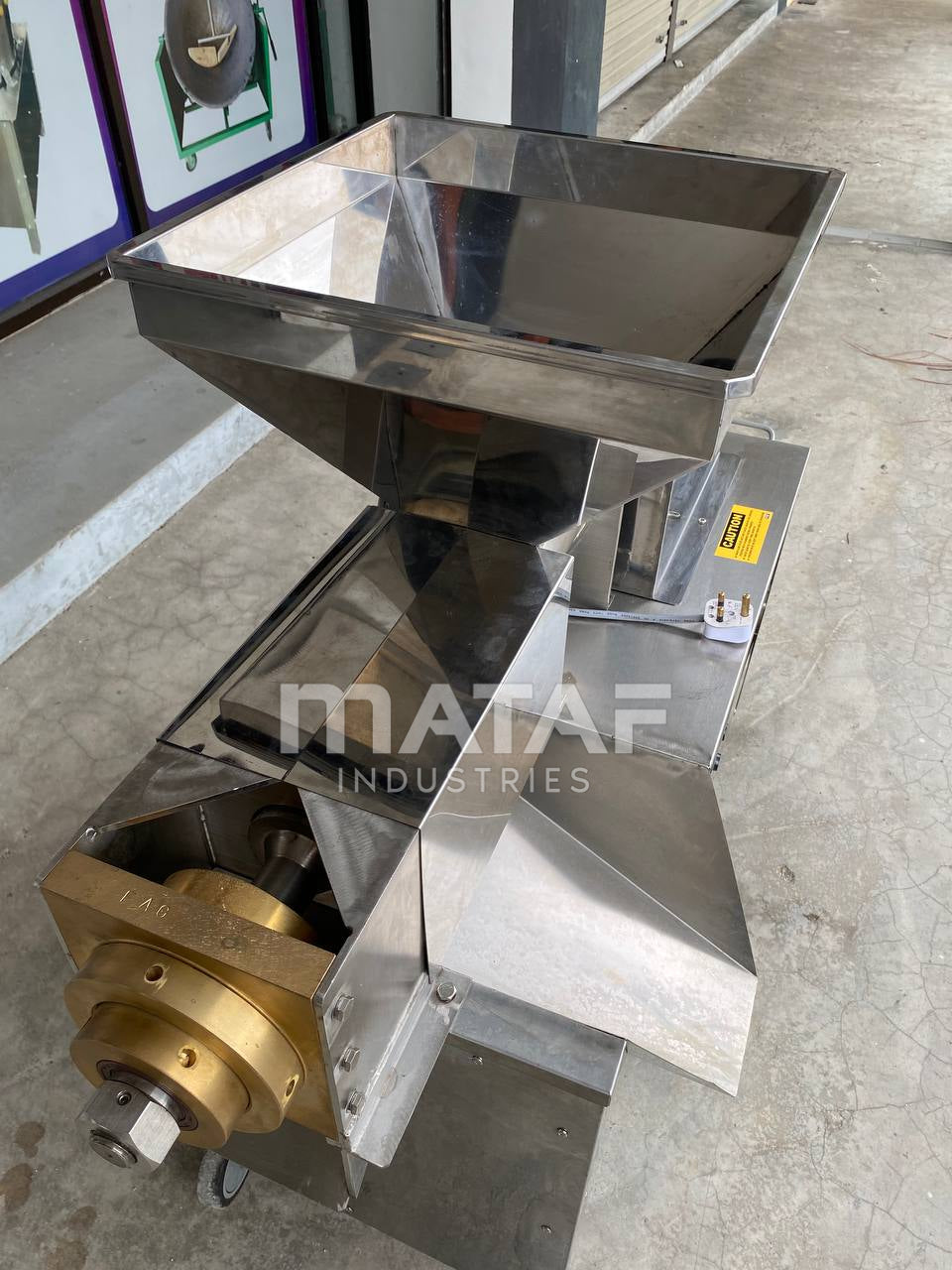 MATAF MTF-SE33 COCONUT MILK EXTRACTOR (BRASS HEAD)
