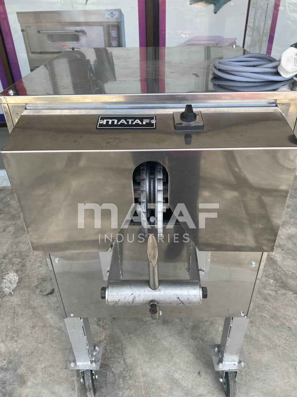 MATAF MTF-HR01 COCONUT DE-SHELLING MACHINE